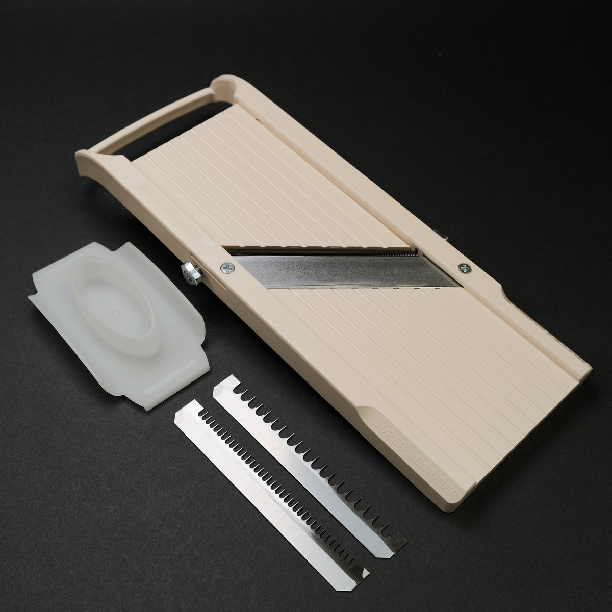 Benriner Pro Mandolin Slicer 95mm (Super) Ai & Om Knives