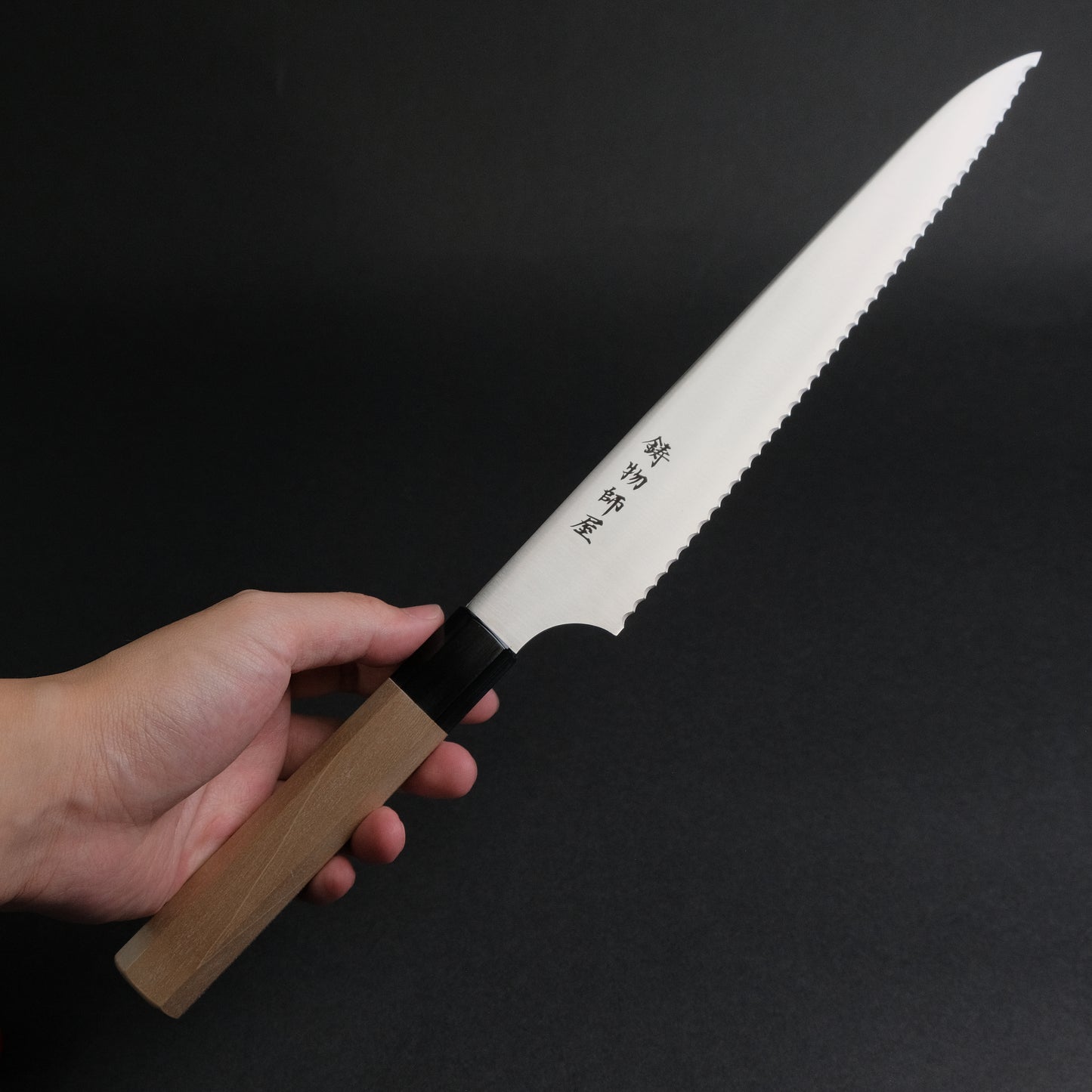 Hitohira Imojiya TH Stainless Bread Knife 240mm Ho Wood Handle (Wa)