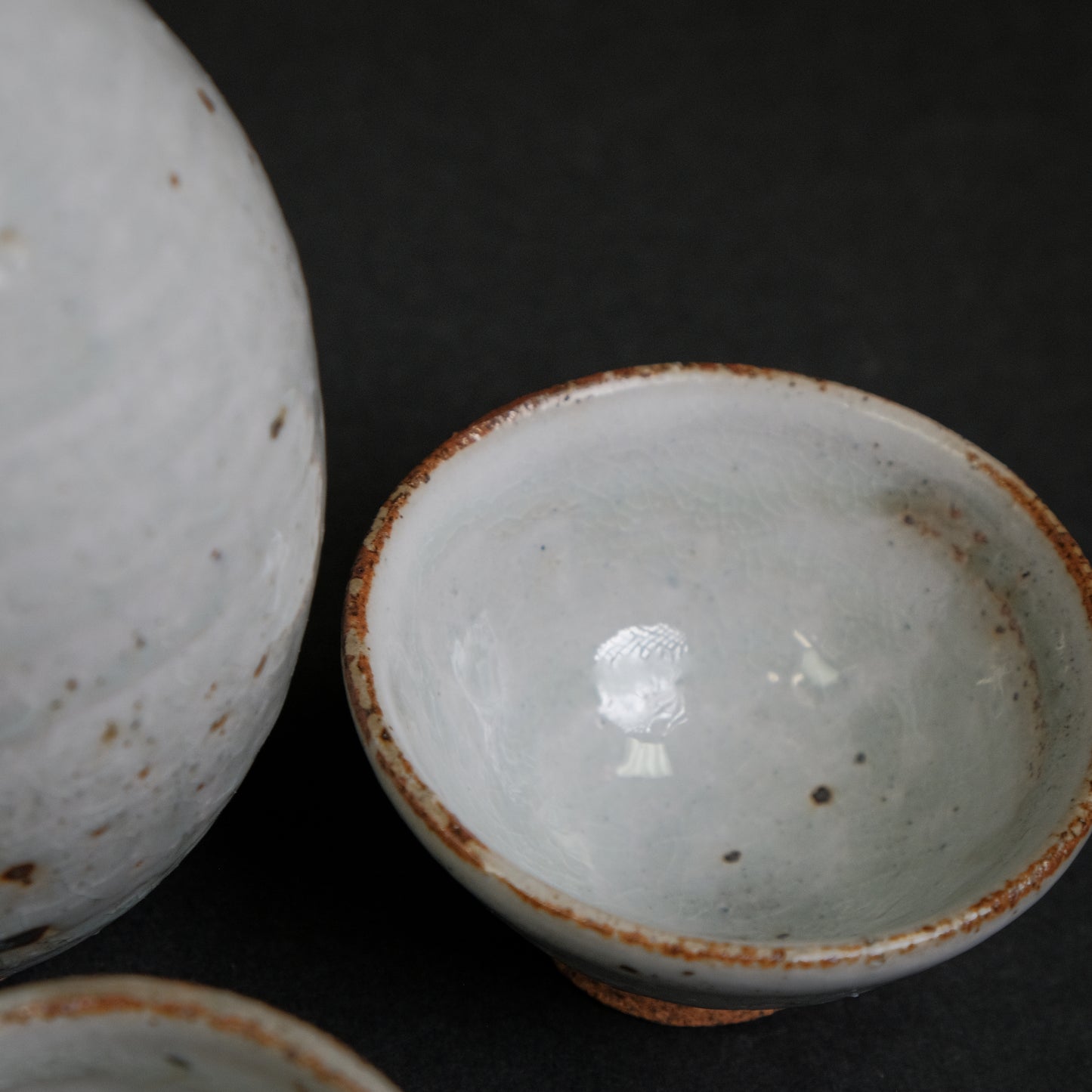 Shinohara Sake Set with Kiri Box (Kohiki)