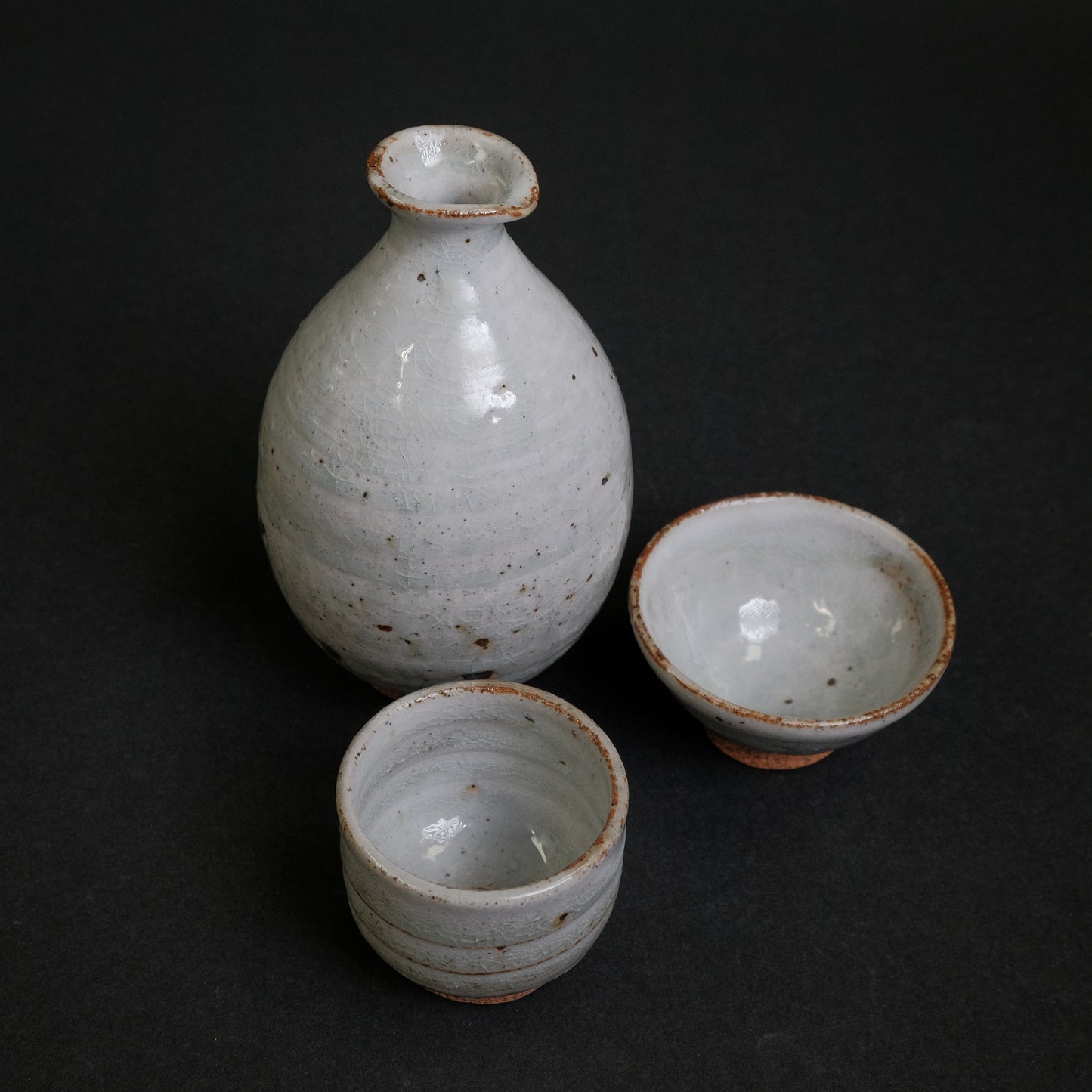 Shinohara Sake Set with Kiri Box (Kohiki)