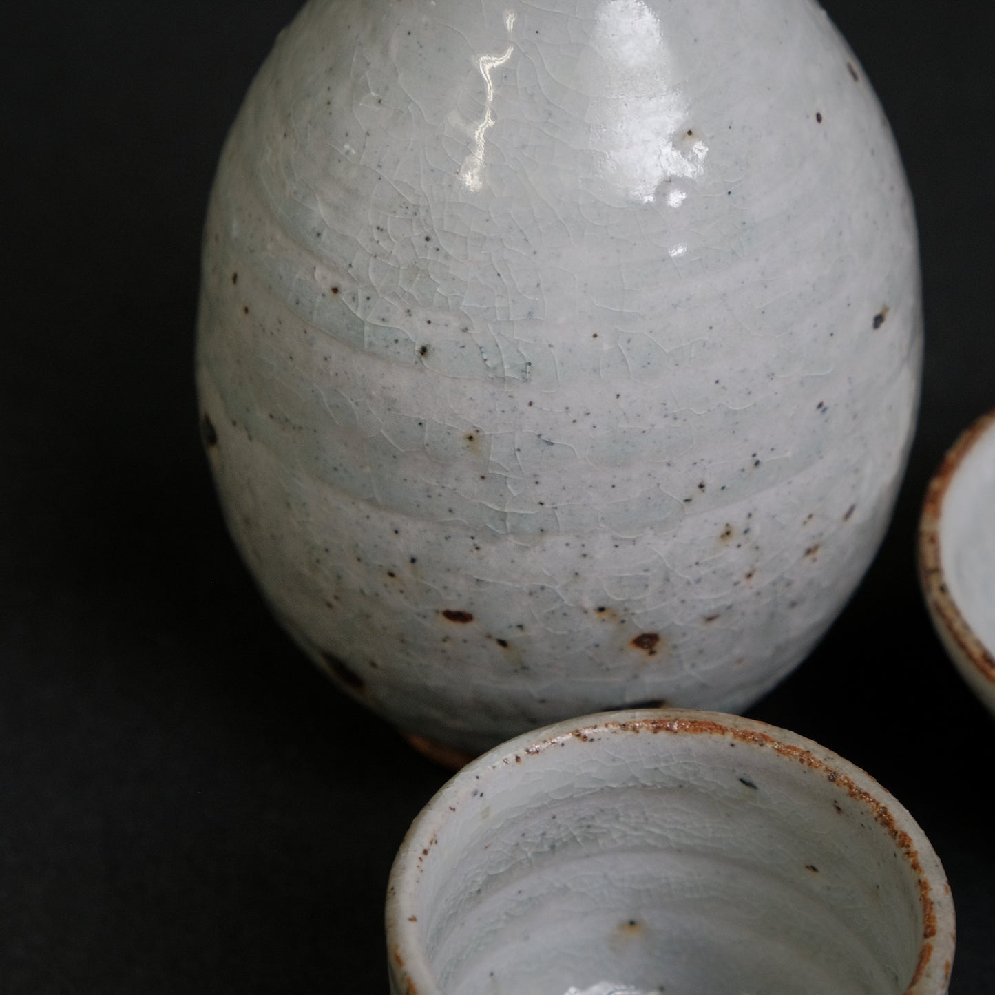 Shinohara Sake Set with Kiri Box (Kohiki)