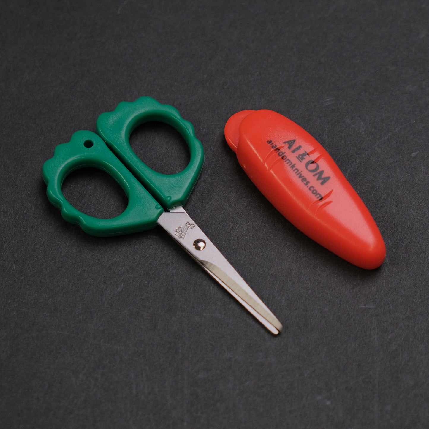 Ai & Om Magnetic Carrot Shears