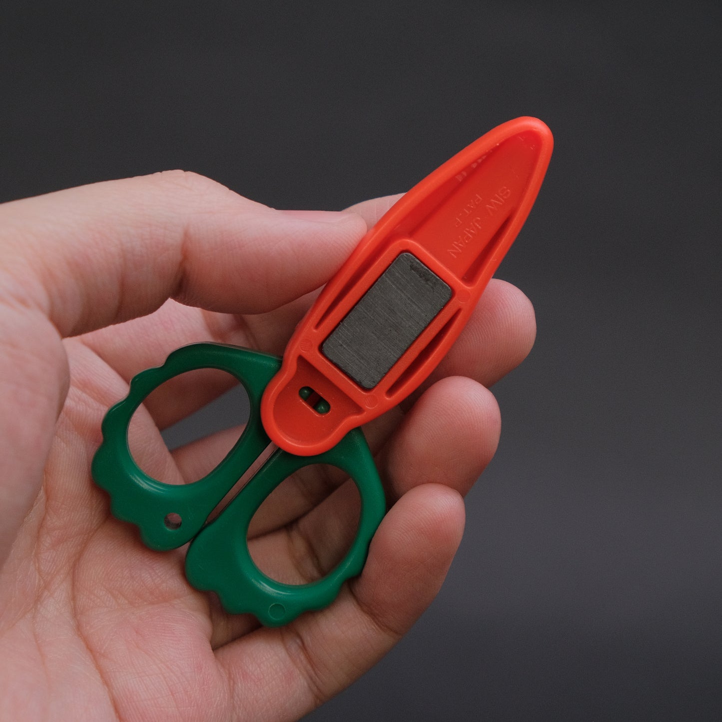 Ai & Om Magnetic Carrot Shears