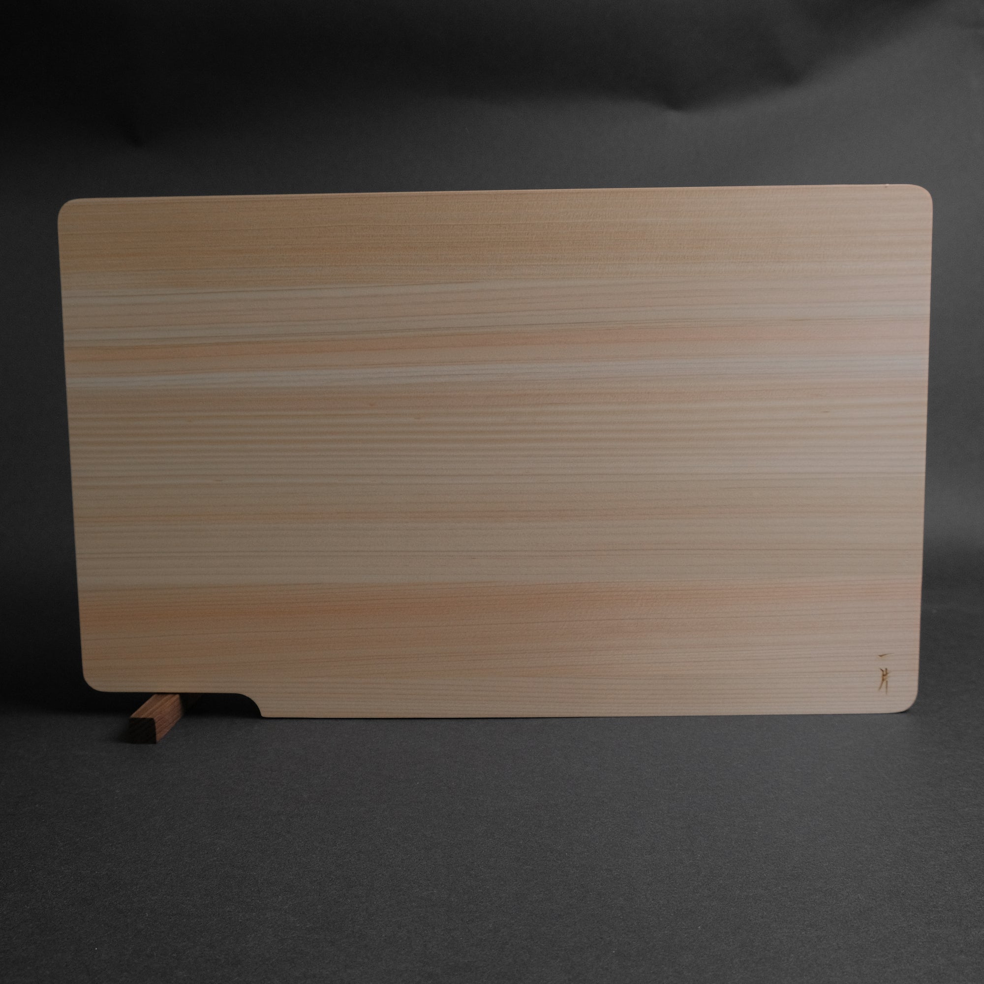 Hitohira Hinoki Thin Cutting Board with Stand (Large)