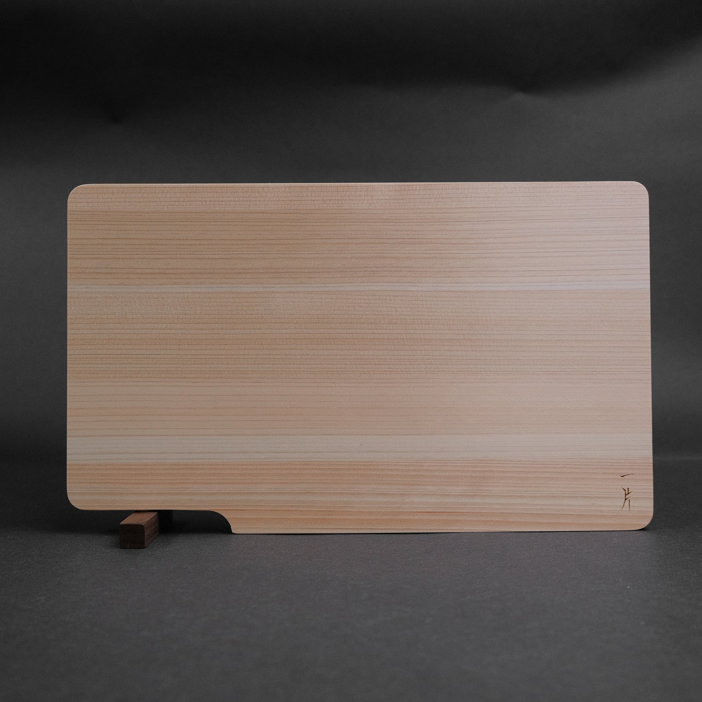 Hitohira Hinoki Thin Cutting Board with Stand (Small)