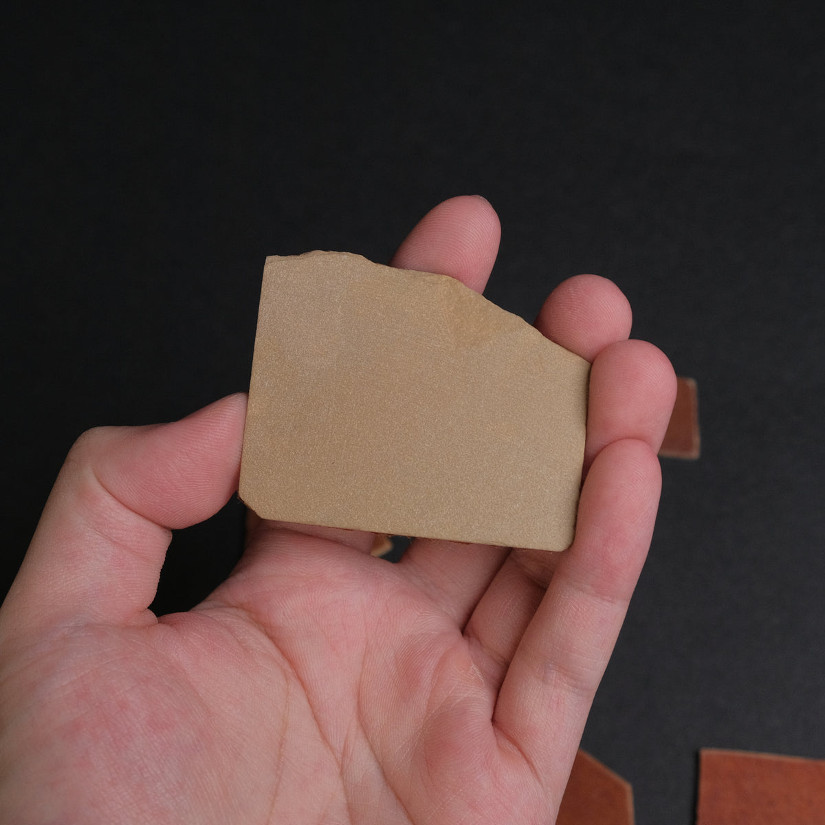 Hitohira Picked Narutaki Jizuya Finger Stone 100g (with Washi Paper)