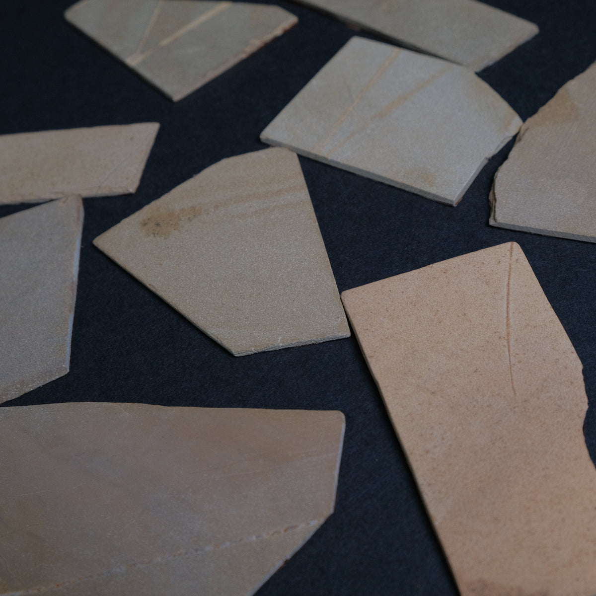 Hitohira Picked Narutaki Jizuya Finger Stone 100g (with Washi Paper)