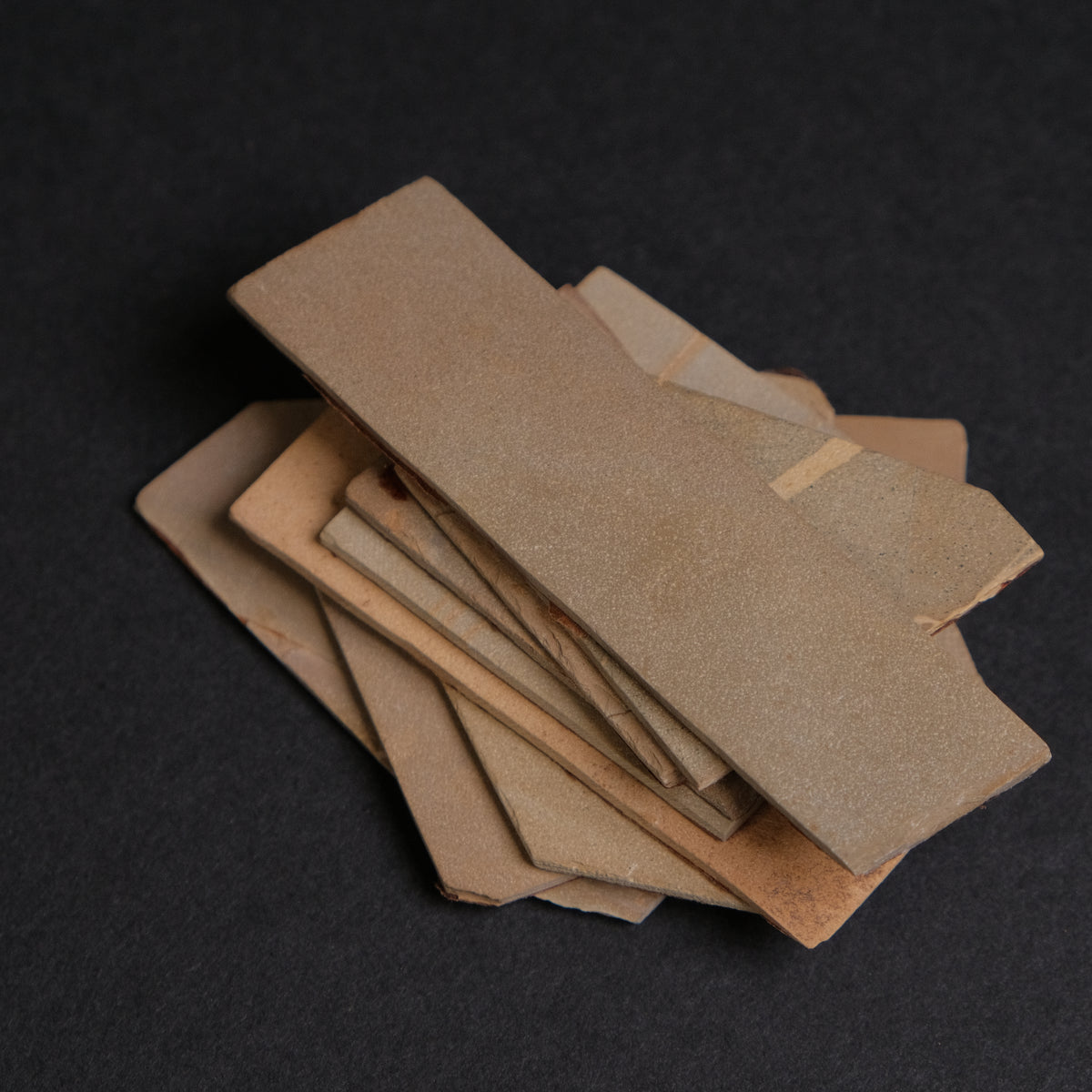 Hitohira Picked Narutaki Jizuya Finger Stone 100g (with Washi Paper)