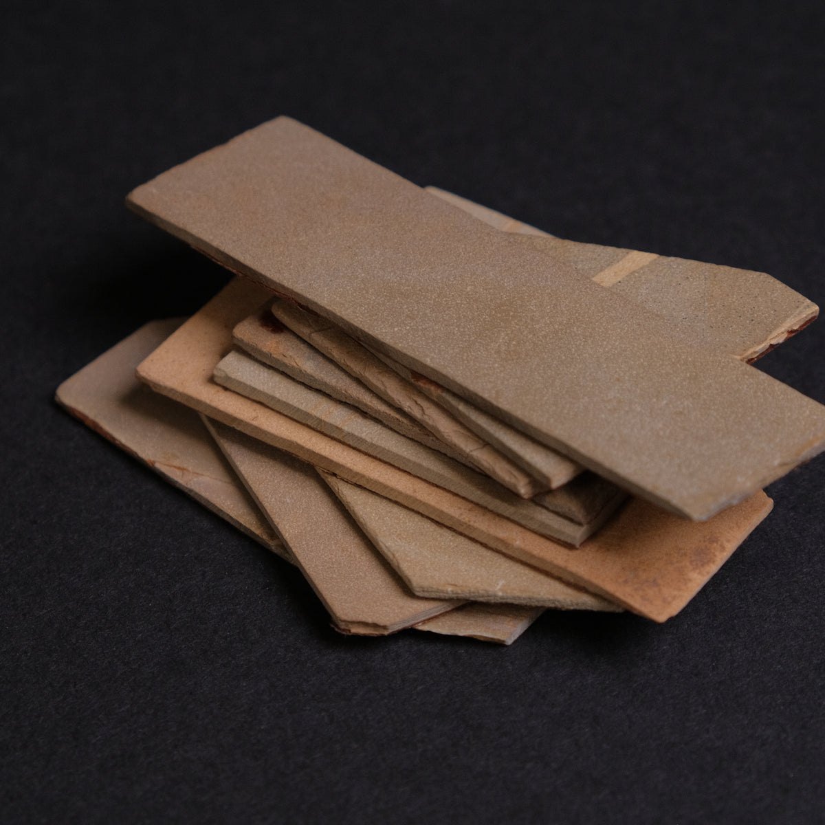 Hitohira Picked Narutaki Jizuya Finger Stone 100g (with Washi Paper)