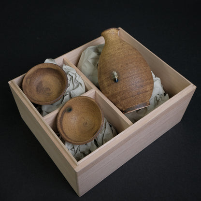 Shinohara Sake Set with Kiri Box (Kiseto)