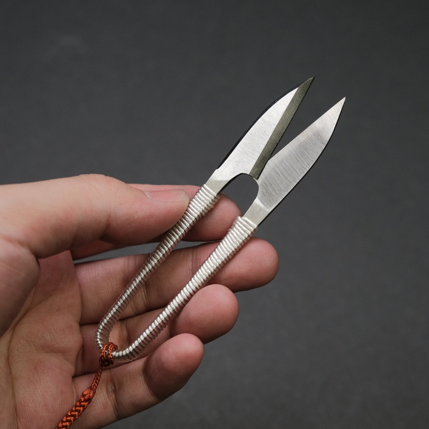 Morihei Kikuyu Nigiri Thread Shears 105mm (in Chiyo Paper Box with Ring)