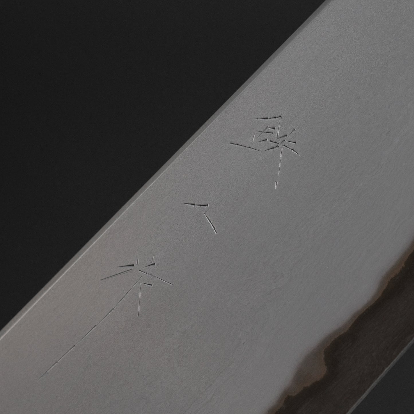 Tetsujin Blue #2 Metal Flow Gyuto 240mm Taihei Makassar Ebony Handle