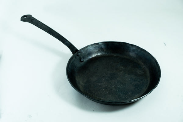 Kanatoko Hand Forged Iron Frying Pan 180mm Bottom Size (3mm/ Shallow)