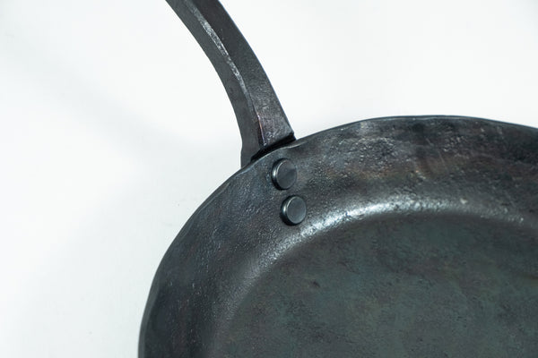 Kanatoko Hand Forged Iron Frying Pan 190mm Bottom Size (3mm/ Shallow)